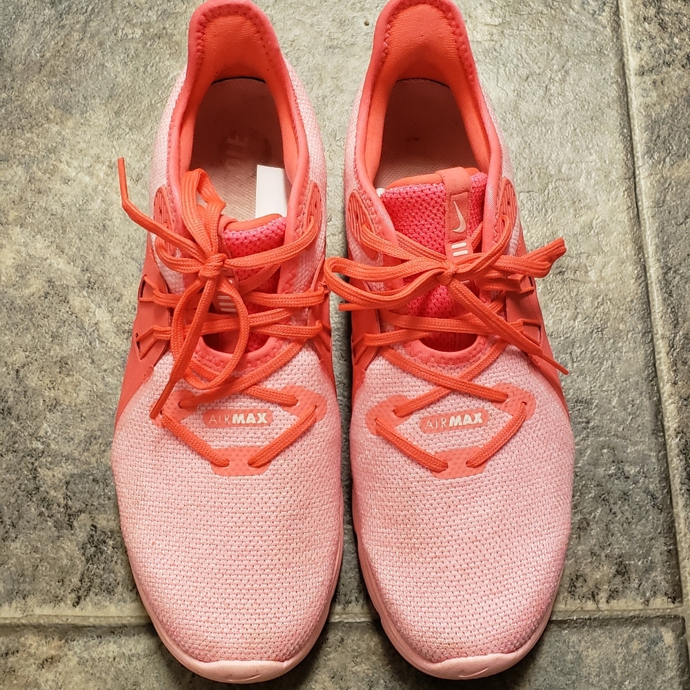 Women's Nike Air Max size 8.5